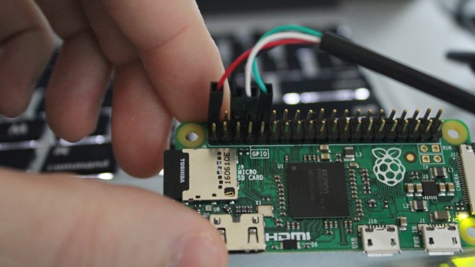 Raspberry Pi connectée via le port Série.